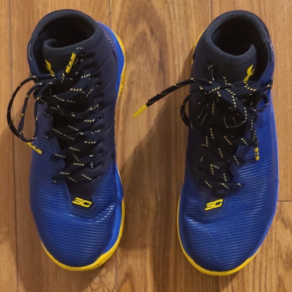 Under Armour Curry2.5 BLUE Sneakers Youth 6.5Y 1274062-400 EUC